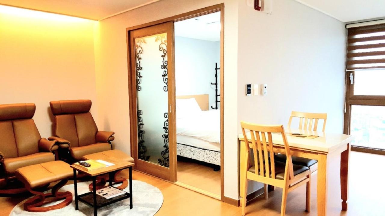 Residence Hotel K Okpo Geoje Bagian luar foto