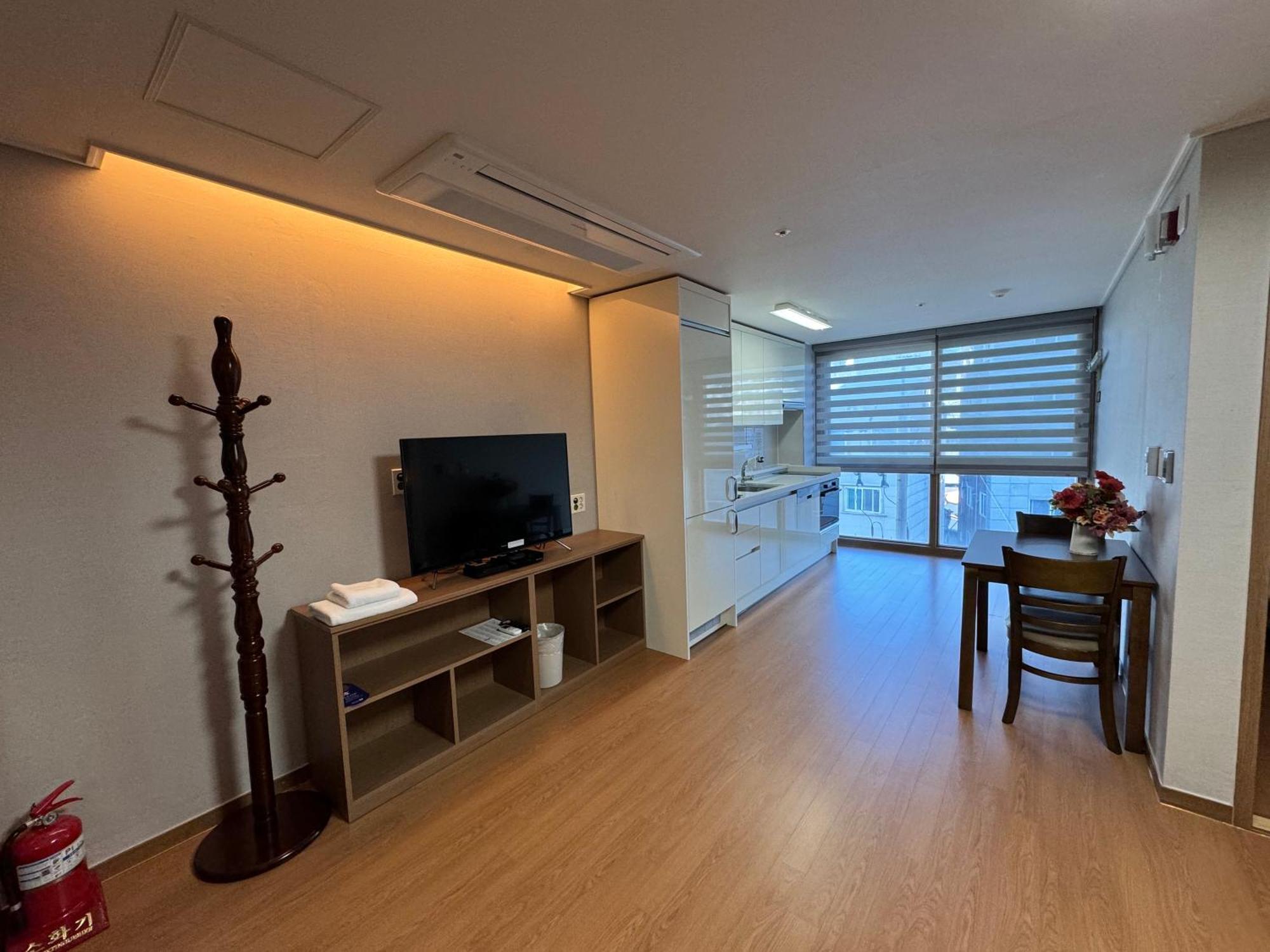 Residence Hotel K Okpo Geoje Bagian luar foto
