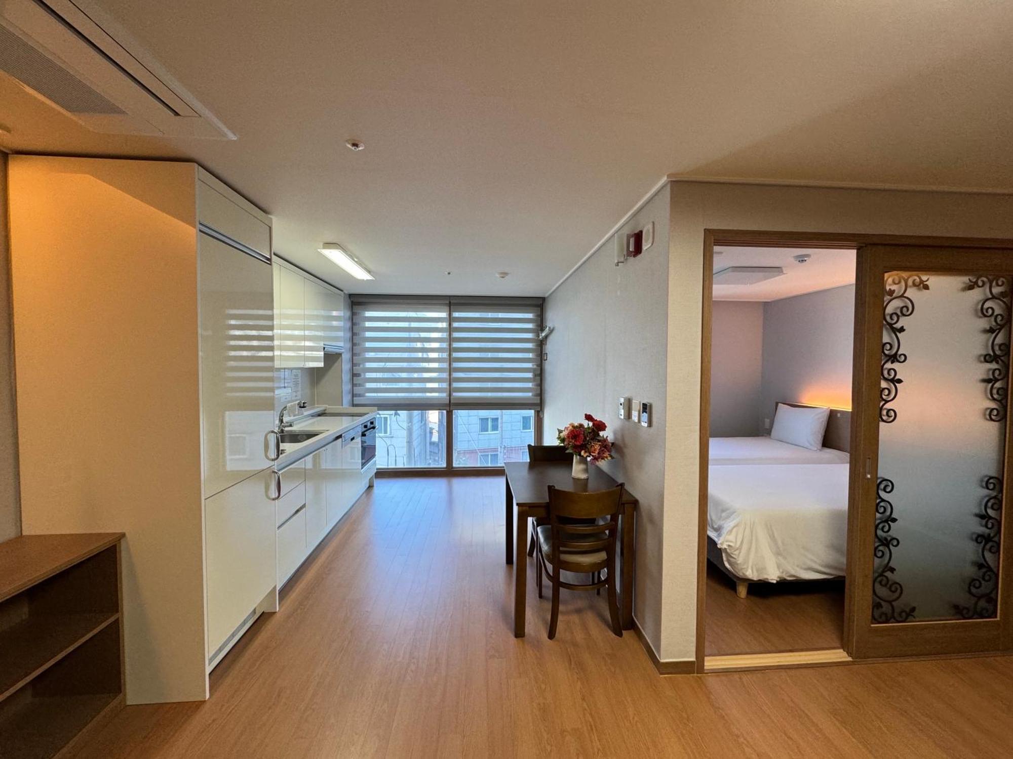Residence Hotel K Okpo Geoje Bagian luar foto