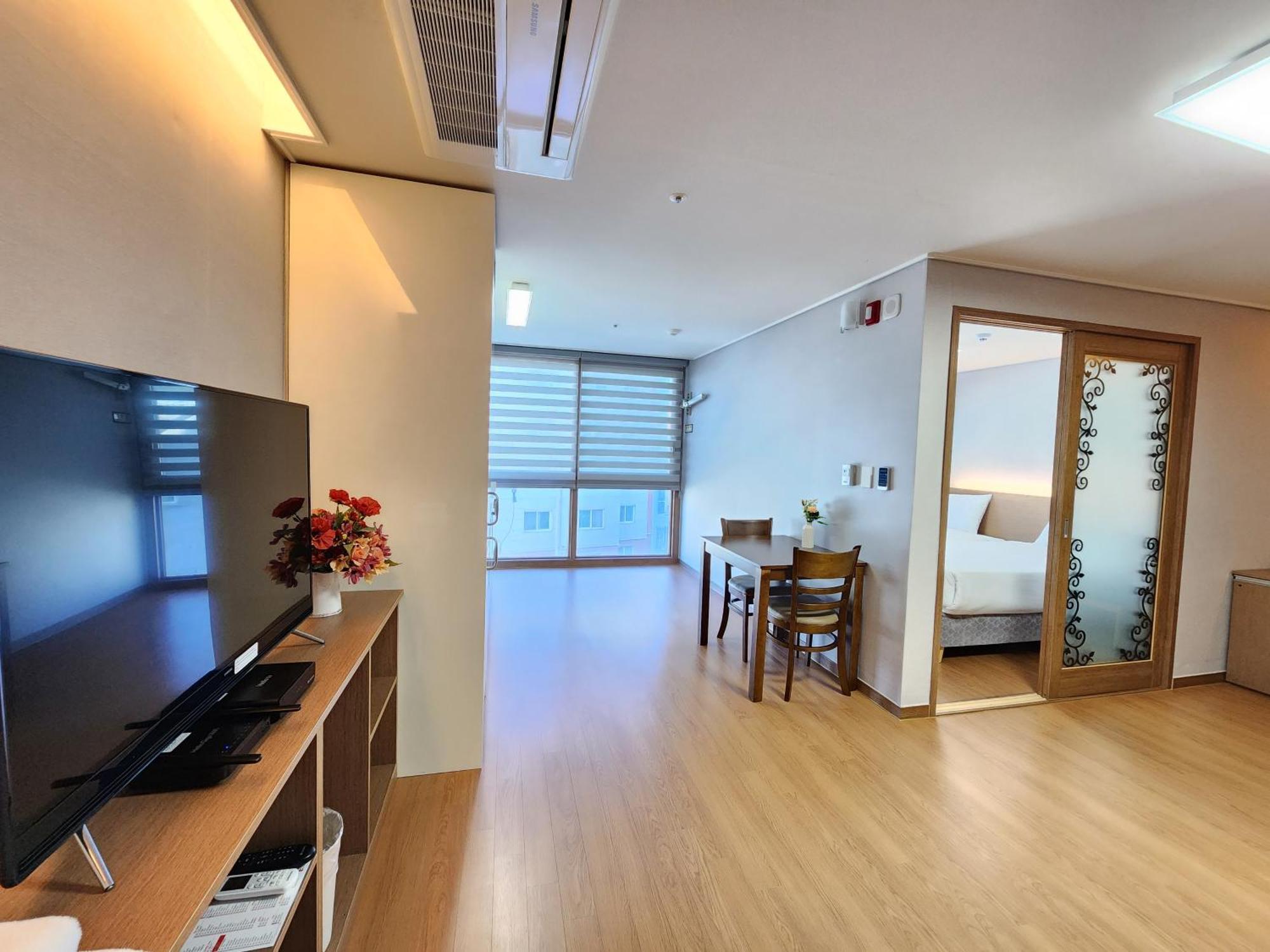 Residence Hotel K Okpo Geoje Bagian luar foto