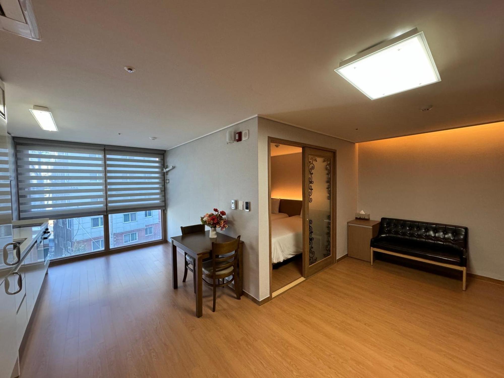 Residence Hotel K Okpo Geoje Bagian luar foto
